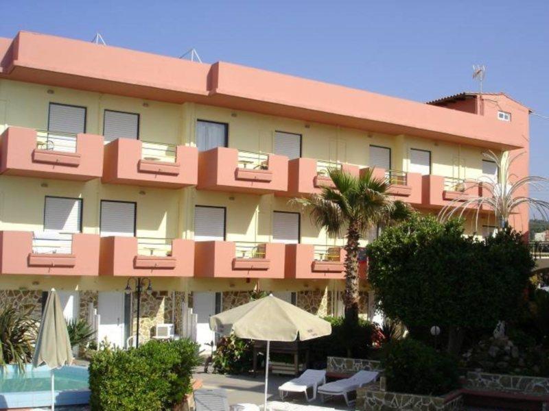 Hotel Haris On The Beach Ajía Marína Kültér fotó